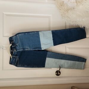 Hollister Patchwork Ultra High Rise Mom Jean's sz 1R waist 27 length 27